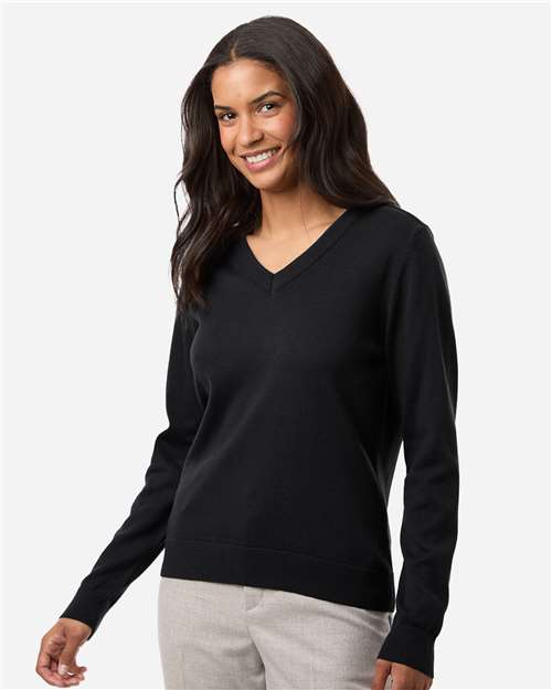 Women's New Classics V-Neck Sweater - DG445W